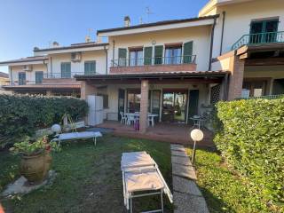 Villa a schiera in vendita a misano adriatico via roma