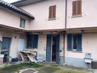 Casa indipendente in vendita a lomello via ugo foscolo