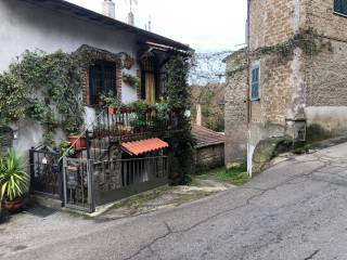 Appartamento in vendita a bassano romano via del lavatore