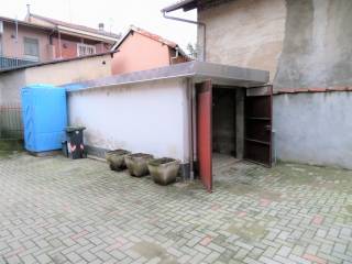 Garage in vendita a novara della balla