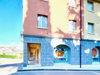Negozio in affitto a caprino veronese negozio piazza stringa, 14