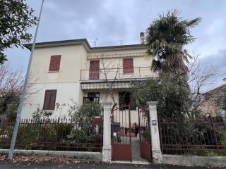 Villa bifamiliare in in vendita da privato a foligno via dei villini, 10