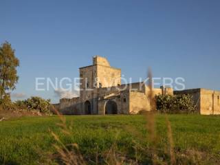 Masseria in vendita a lizzanello nucleo erchie piccola strada 4