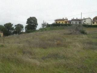 Terreno agricolo all'asta a gualdo tadino frazione crocicchio, 06023 gualdo tadino pg, italia