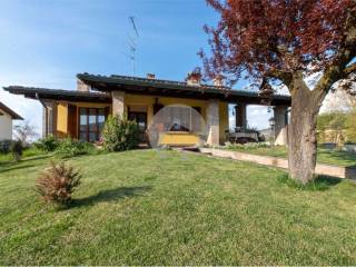 Villa in vendita a canossa via tedaldo di canossa, 10