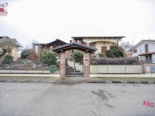 Villa in vendita a livorno ferraris via giovan battista grassi, 8