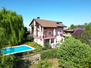 Villa in vendita a cherasco strada del corno