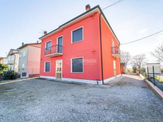 Casa indipendente in vendita a bondeno via virgiliana, pilastri 188