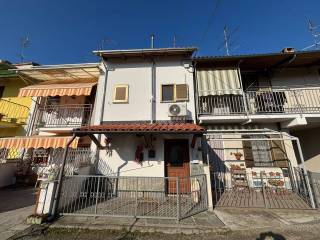 Casa indipendente in vendita a casale monferrato cantone corno