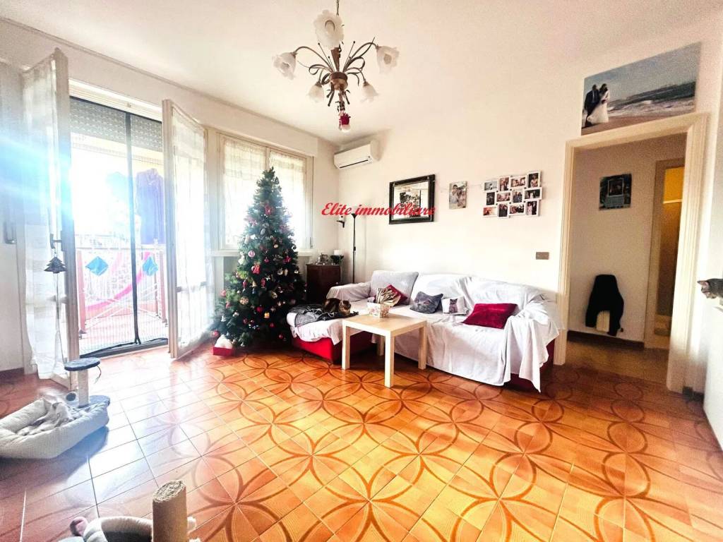 appartamento in vendita a Viareggio in zona Campo d'Aviazione