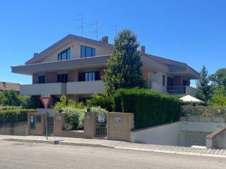 Villa bifamiliare in vendita a città sant'angelo via collina, 19