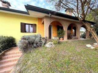 Villa in vendita a porto viro via roma, 5