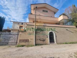 Villa in vendita a caserta via michele fiorillo