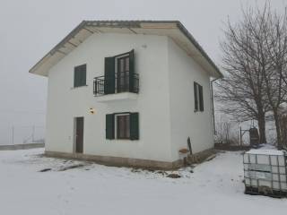 Villa in in vendita da privato a valle castellana sp52