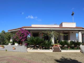 Villa in vendita a francavilla fontana contrada fontanella