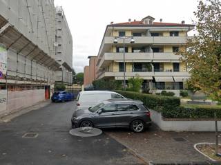 Garage in vendita ad albenga via leonardo da vinci, 38