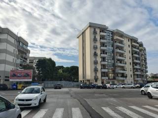 Garage in vendita a bari via peucetia, 92