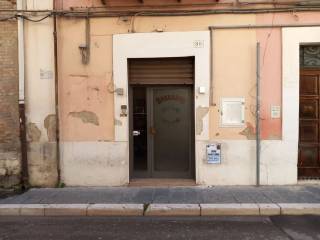 Negozio in vendita a foggia via f. saverio altamura s.n.c.