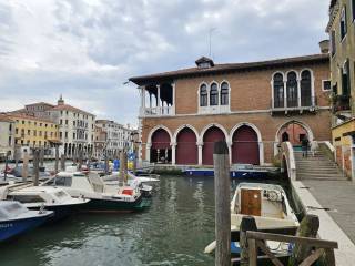 Magazzino in affitto a venezia 