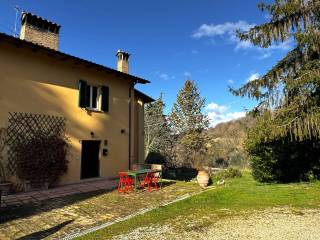 Villa bifamiliare in affitto a montone strada provinciale di pietra lunga tratto 2