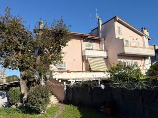 Villa bifamiliare in in affitto da privato a roma via aristofane