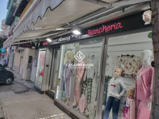 Abbigliamento in vendita ad acerra corso della resistenza