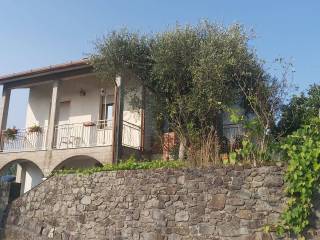 Villa in in vendita da privato a beverino via 25 aprile, 20