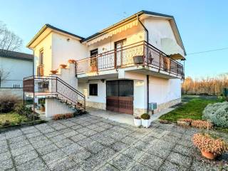 Villa in vendita a borghetto lodigiano villaggio mauceri