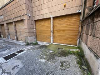 Garage in vendita a genova via rizzo