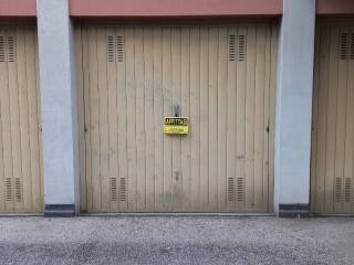 Garage in affitto a trento via gocciadoro, 28