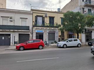 Negozio in vendita a palermo corso calatafimi, 918/a