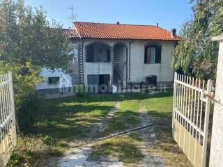 Villa in in vendita da privato a zavattarello piazza luchino dal verme