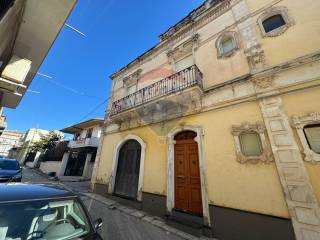 Casa indipendente in vendita a pachino via c. cattaneo, 3