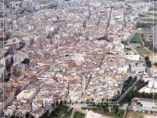 Negozio in vendita a barletta via respighi, 1