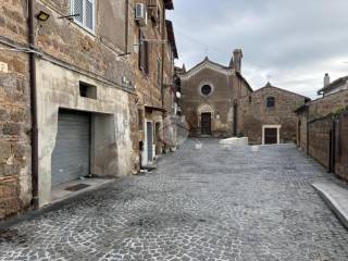 Garage in vendita a nepi piazza san biagio, 3