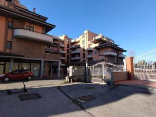 Garage in affitto ad aprilia via piemonte, 113