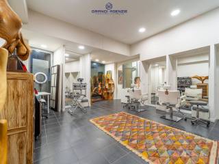 Centro estetico/solarium/benessere in vendita a parma strada benedetto cairoli