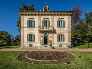 Villa in vendita ad albiolo via camillo benso di cavour