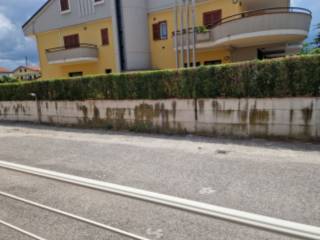 Garage in vendita a sant'egidio alla vibrata viale abruzzi, 47