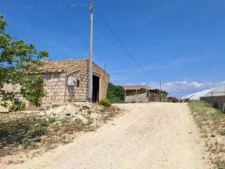 Terreno agricolo all'asta ad acate contrada dirillo