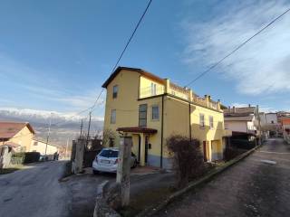 Casa indipendente in vendita a l'aquila 