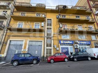 Intero stabile in vendita a enna corso sicilia , 23