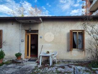 Casa indipendente in vendita a frosinone via cosenza, 28