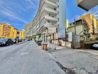 Garage in vendita a napoli via francesco cilea, 255