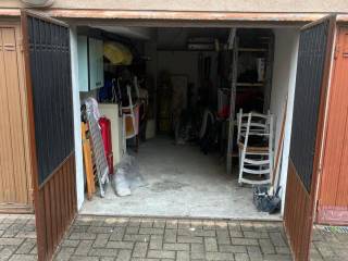 Garage in vendita a parma via leonardo umile