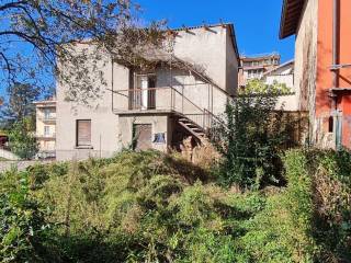 Casa indipendente all'asta ad almenno san salvatore via gerolamo vignola, 16