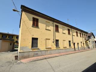 Casa indipendente in vendita a borgo vercelli via ricaldone