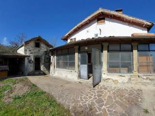 Cascina in vendita a castel san niccolò 