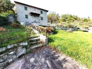 Cascina in vendita a castel san niccolò località la chiesa