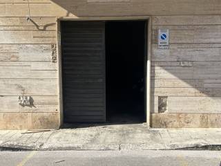 Magazzino in vendita a siracusa via carso